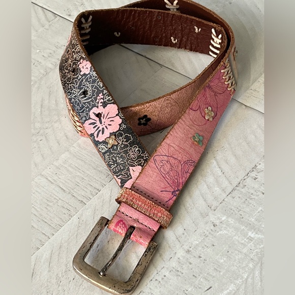 Vintage Women’s Fossil Leather Distressed Y2K Fairy core Floral Belt size Large - Picture 2 of 8
